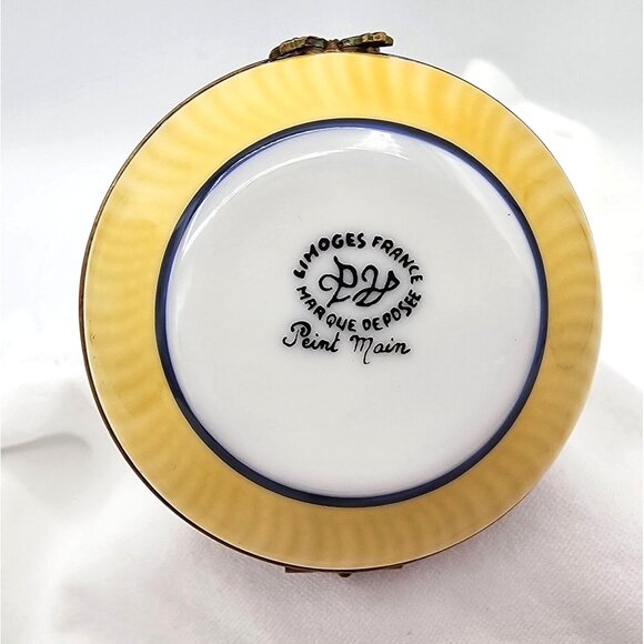 LIMOGES FRANCE PEINT MAIN MARQUE DEPOSEE 'STRAW HAT' TRINKET BOX- SIGNED GIFT - Picture 4 of 9